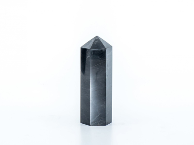 BEWIT Facettierter Obelisk aus Schungit